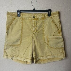 Anthropology HEI shorts the wanderer in light yellow